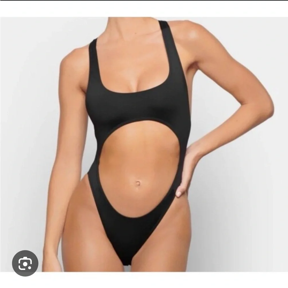 Skims recycled swim cutout monokini onyx black 2x nwt 🖤